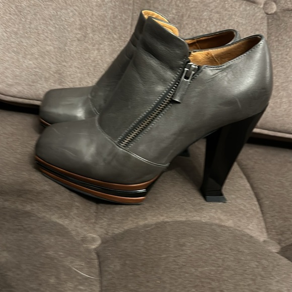 John Fluevog charcoal beauties! Worn twice. Gently worn. - Picture 3 of 10